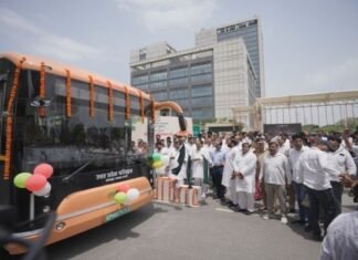 सार्वजनिक परिवहन से जुड़ा ग्रेटर नोएडा, जेवर एयरपोर्ट के लिए इलेक्ट्रिक सिटी बस सेवा का शुभारंभ, देखें किन रूटों पर चलेंगी इलेक्ट्रिक एसी बसें, कितना रहेगा किराया