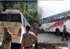 केदारनाथ यात्रा मार्ग पर बड़ा हादसा टला, श्रद्धालुओं से भरी बस पैराफिट तोड़कर खाई के ऊपर लटकी