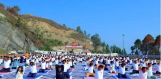 12वें अंतर्राष्ट्रीय योग दिवस पर जनपदवासियों ने किया योगाभ्यास, स्वस्थ जीवन का लिया संकल्प