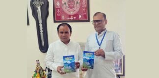 ‘अनमोल प्रेरणा दायिनी प्रसंग’ पुस्तक का विमोचन
