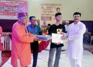उत्तरांचल सांस्कृतिक भ्रातृ समिति ने मेधावी छात्रों व सेना में चयनित युवाओं का किया सम्मान Meritorious students and youths selected for the Army were felicitated