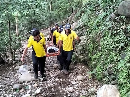 ऋषिकेश में सेल्फी प्वाइंट से गहरी खाई में गिरा युवक