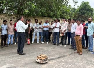 वीडियोटेक्स इंटरनेशनल के कसना प्लांट में अग्नि एवं सुरक्षा प्रशिक्षण, कर्मचारियों को सिखाए आपदा प्रबंधन के गुर