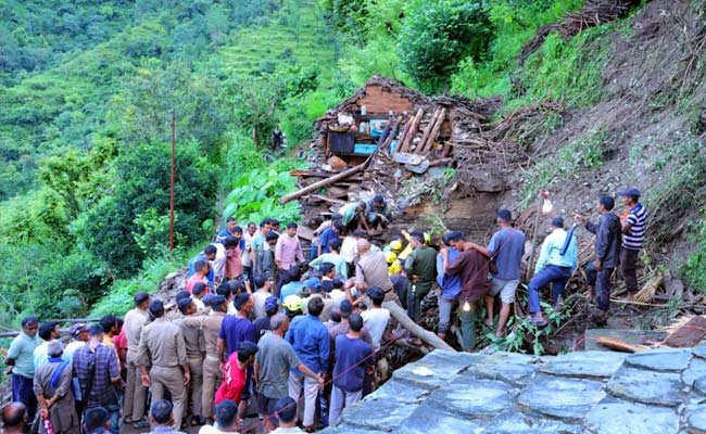 house-collapses-Mahar village-pauri garhwal