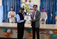जिला जज ने ग्रामीण पत्रकार जगमोहन डांगी को प्रशस्ति पत्र देकर किया सम्मानित
