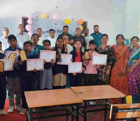 ब्लॉक स्तरीय सामाजिक विज्ञान महोत्सव में छात्र-छात्राओं ने दिखाई प्रतिभा