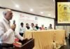 कथाकार डॉ. हरिसुमन बिष्ट को शरद पगारे कथा सम्मान, पोर्ट ब्लेयर में 26वें अंतरराष्ट्रीय हिंदी सम्मेलन के दौरान किया गया सम्मानित Storyteller Dr. Harisuman Bisht receives the Sharad Pagare Katha Samman.