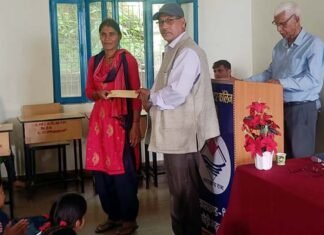 देवभूमि में सेवा और संकल्प की मिसाल बना पदमा देवी अमर देव नौटियाल चैरिटेबल ट्रस्ट, जरूरतमंदों को बांटी आर्थिक सहायता Padma Devi Amar Dev Nautiyal Charitable Trust