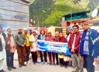 देवताल में 17,800 फीट की ऊंचाई पर अद्भुत कवि संगम: साहित्यकारों, पत्रकारों और कवियों ने हिमालय की गोद में किया काव्य पाठ