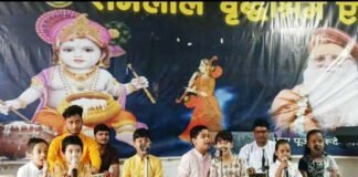 गांधी-शास्त्री जयंती और अंतरराष्ट्रीय वृद्धजन दिवस पर वृद्धाश्रम में गूंजे भक्ति के स्वर
