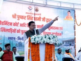 मुख्यमंत्री पुष्कर सिंह धामी ने बनबसा मिनी स्टेडियम में बैडमिंटन कोर्ट सहित विभिन्न विकास कार्यों का किया शुभारंभ एवं शिलान्यास