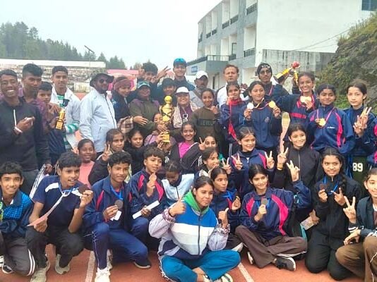 पौड़ी में चल रही जनपदीय शीतकालीन क्रीड़ा प्रतियोगिता ‘गढ़देवा-2026’ का भव्य समापन, यमकेश्वर ब्लॉक बना ओवरऑल चैंपियन