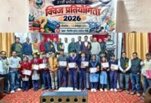 जनपद स्तरीय क्विज प्रतियोगिता में एकेश्वर की टीम रही अव्वल, राज्य स्तर पर करेगी प्रतिनिधित्व