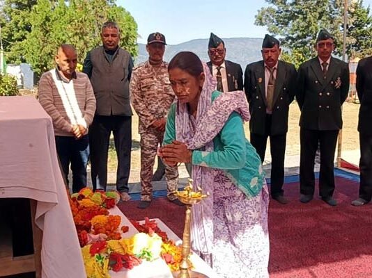 शौर्य चक्र विजेता शहीद मनीष पटवाल की 14वीं पुण्य स्मृति पर पूर्व सैनिकों व ग्रामीणों ने दी भावभीनी श्रद्धांजलि